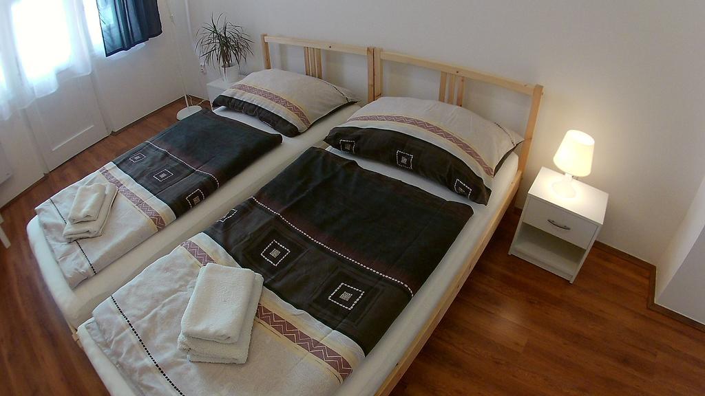 Jezerka Apartments プラハ エクステリア 写真